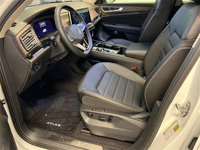 new 2025 Volkswagen Atlas car, priced at $48,009