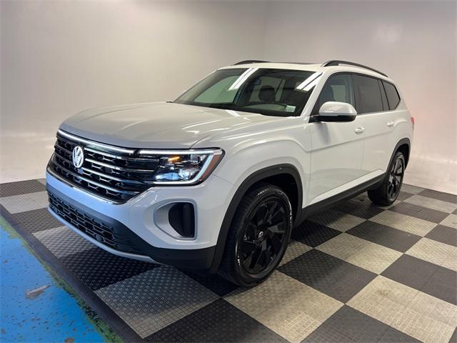 new 2026 Volkswagen Atlas car, priced at $43,657