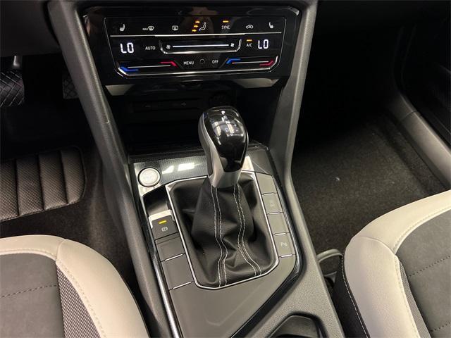 new 2025 Volkswagen Taos car