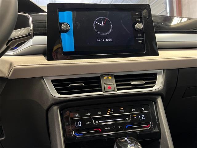 new 2025 Volkswagen Taos car