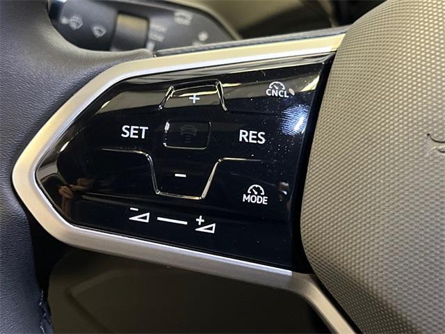 new 2025 Volkswagen ID.4 car, priced at $45,720