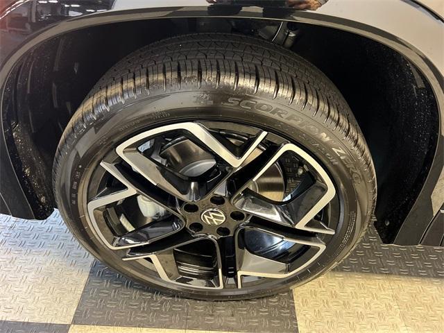 used 2025 Volkswagen Tiguan car, priced at $41,497