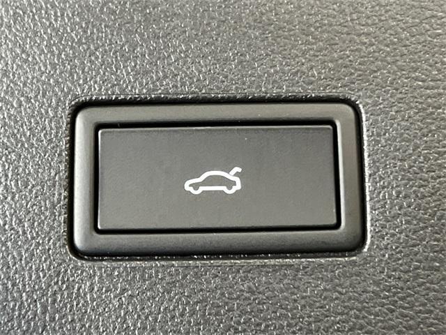 new 2026 Volkswagen Atlas car, priced at $54,348