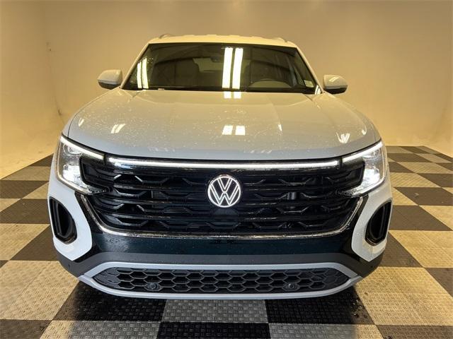 new 2025 Volkswagen Atlas Cross Sport car