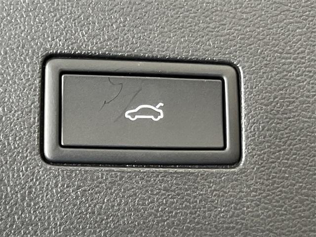 new 2026 Volkswagen Atlas car, priced at $43,230