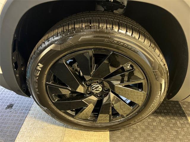 new 2026 Volkswagen Atlas car, priced at $44,340