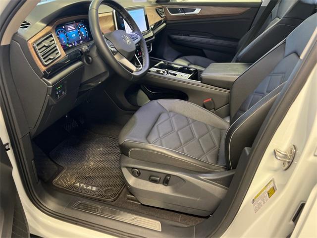 used 2024 Volkswagen Atlas car, priced at $39,297