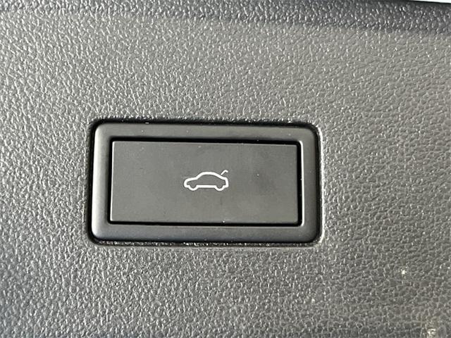 used 2024 Volkswagen Atlas car, priced at $39,297
