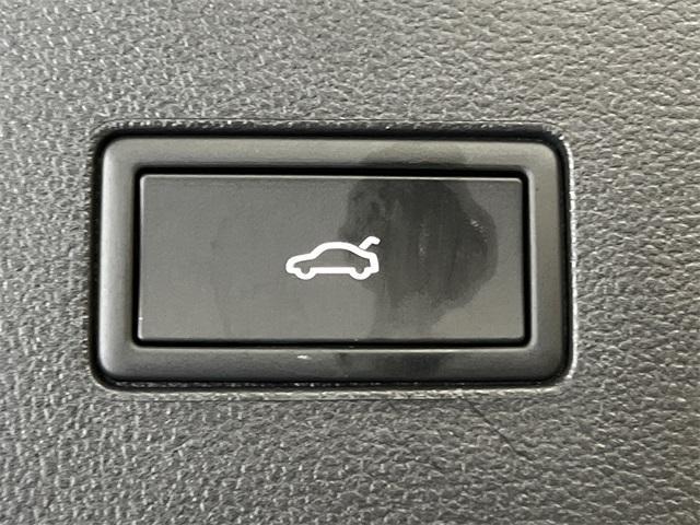 new 2026 Volkswagen Atlas car, priced at $43,828