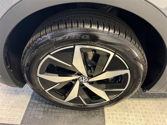 new 2025 Volkswagen ID.4 car, priced at $49,841
