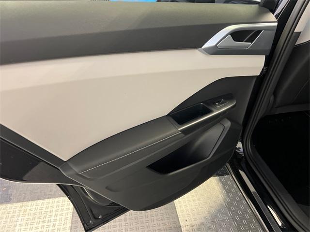 new 2025 Volkswagen Taos car