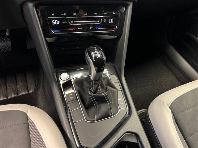 new 2025 Volkswagen Taos car