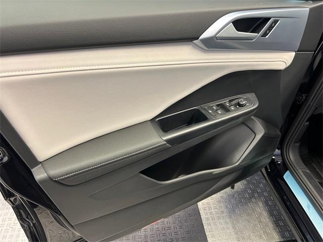 new 2025 Volkswagen Taos car