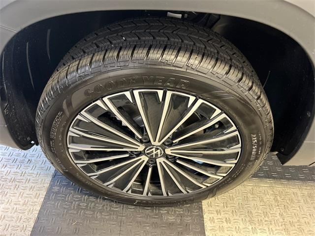 new 2025 Volkswagen Taos car