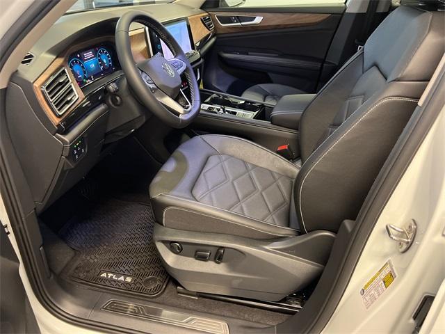 new 2025 Volkswagen Atlas car, priced at $43,087