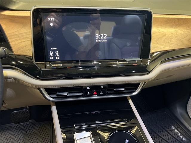 new 2025 Volkswagen Atlas car, priced at $42,423