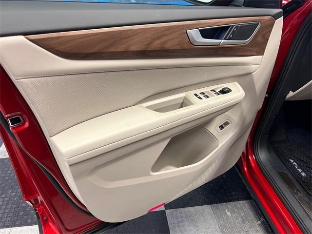 new 2025 Volkswagen Atlas car, priced at $42,423