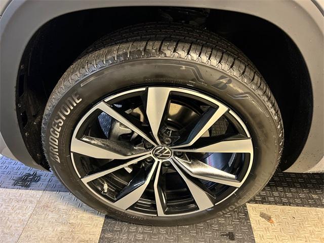 new 2026 Volkswagen Atlas Cross Sport car, priced at $52,261