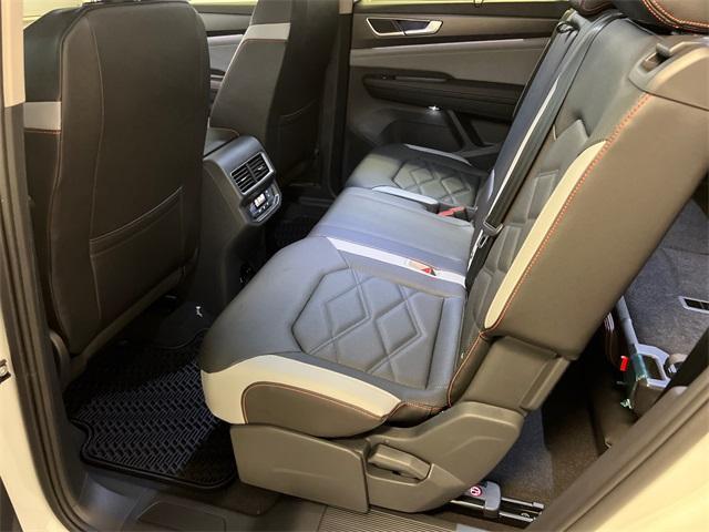 new 2025 Volkswagen Atlas car, priced at $44,334