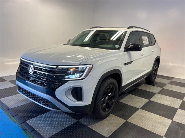 new 2025 Volkswagen Atlas car, priced at $44,334