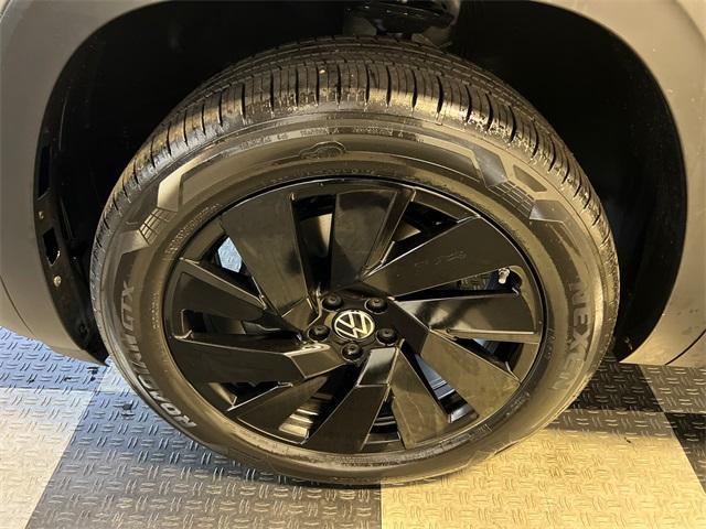 new 2026 Volkswagen Atlas car, priced at $43,818