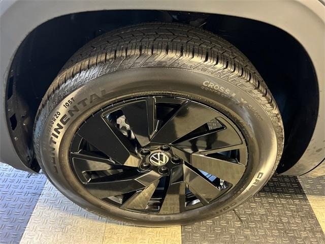 new 2025 Volkswagen Atlas car, priced at $41,384