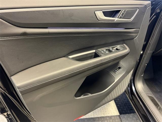 new 2026 Volkswagen Atlas Cross Sport car, priced at $48,480