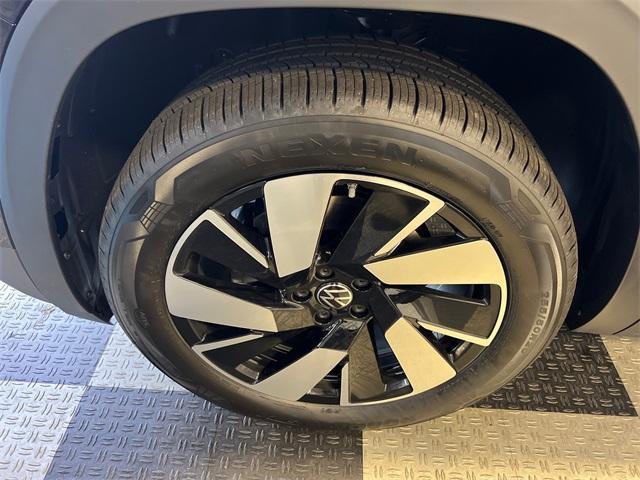 new 2026 Volkswagen Atlas Cross Sport car, priced at $48,480