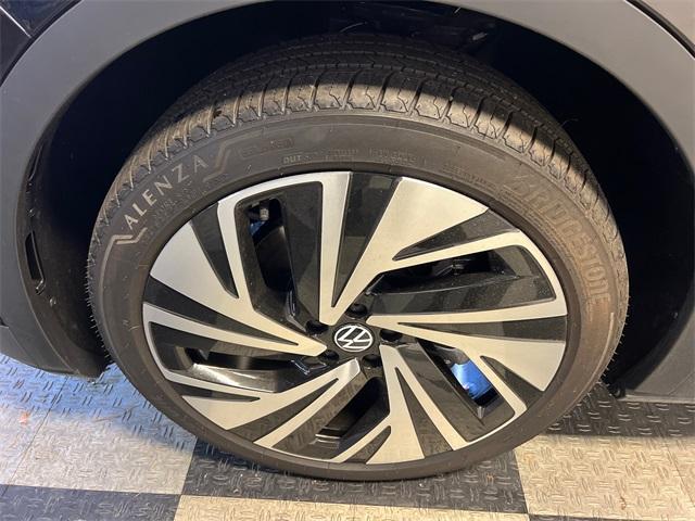 new 2025 Volkswagen ID.4 car, priced at $53,334