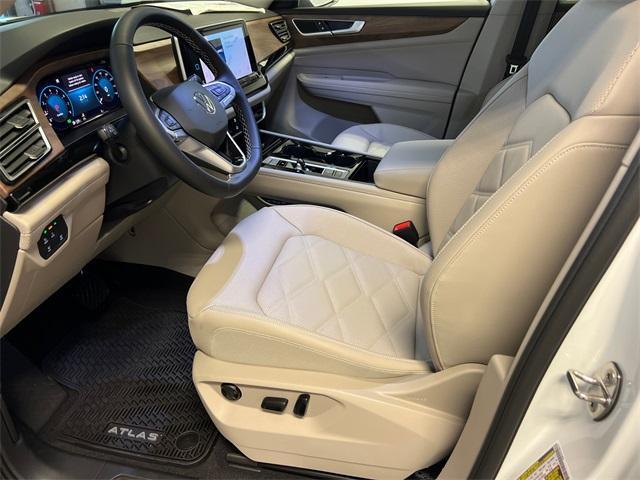 new 2026 Volkswagen Atlas car, priced at $43,657
