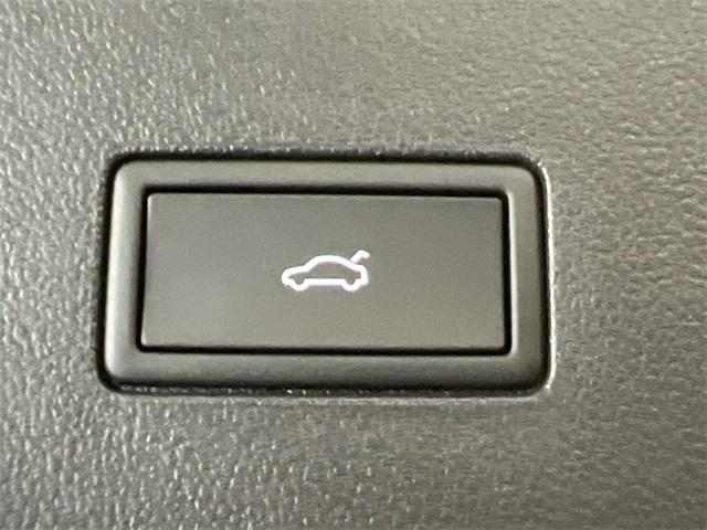 new 2026 Volkswagen Atlas car, priced at $43,657