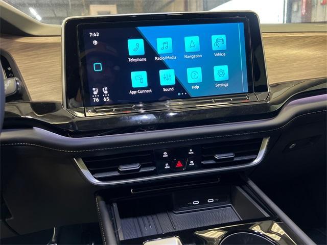 new 2025 Volkswagen Atlas car, priced at $53,401