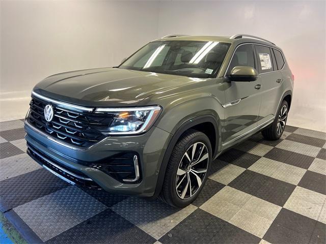 new 2025 Volkswagen Atlas car, priced at $53,401