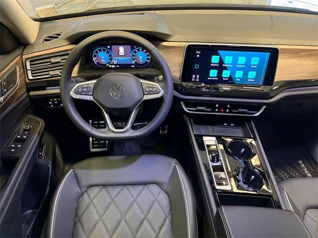 new 2025 Volkswagen Atlas car, priced at $53,401
