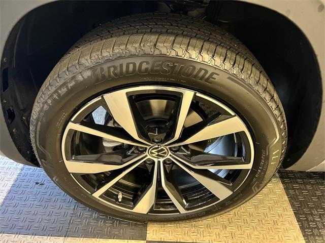 new 2025 Volkswagen Atlas Cross Sport car, priced at $51,519