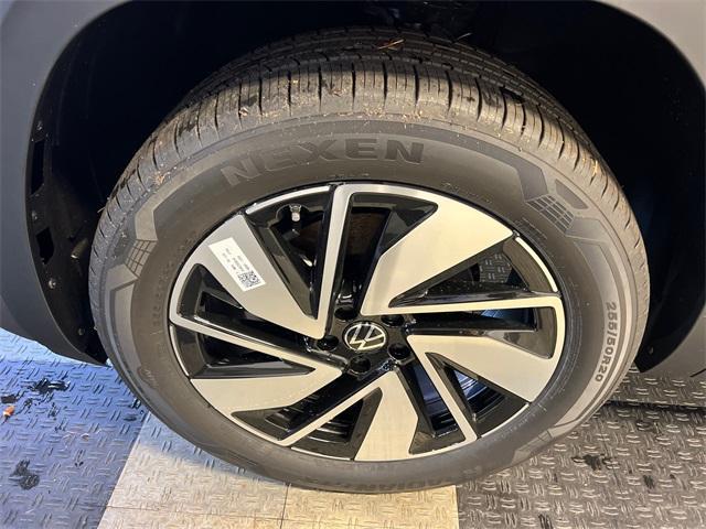 new 2026 Volkswagen Atlas car, priced at $43,306