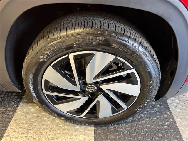 used 2024 Volkswagen Atlas car, priced at $39,997