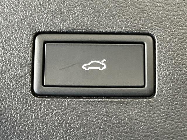 new 2026 Volkswagen Atlas car, priced at $53,733