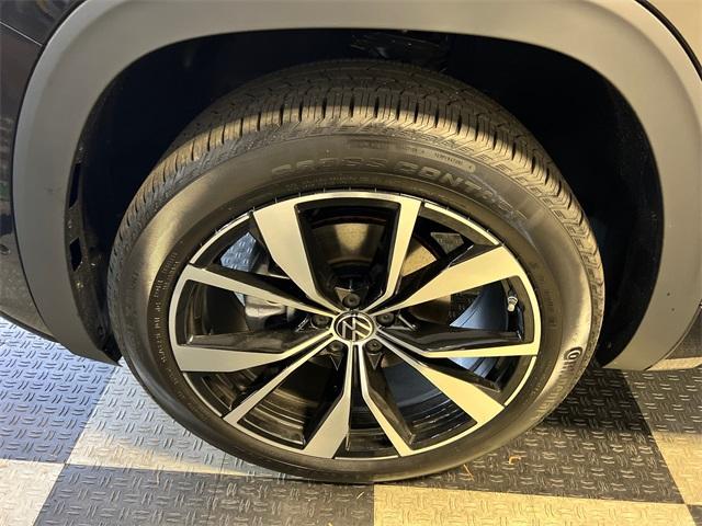 new 2025 Volkswagen Atlas car, priced at $52,565