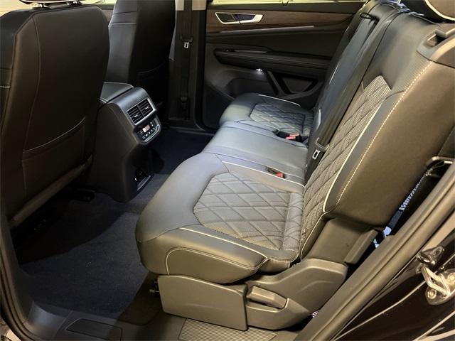 new 2025 Volkswagen Atlas car, priced at $52,565
