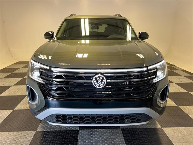 new 2025 Volkswagen Atlas car, priced at $46,577