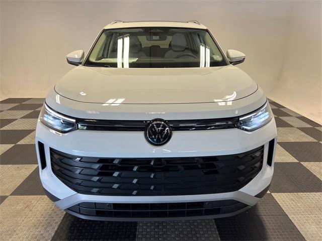 new 2025 Volkswagen Tiguan car, priced at $35,270