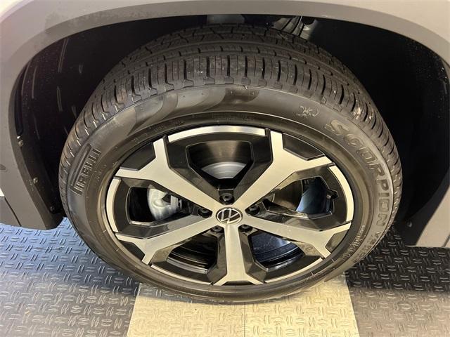 new 2025 Volkswagen Tiguan car, priced at $35,270