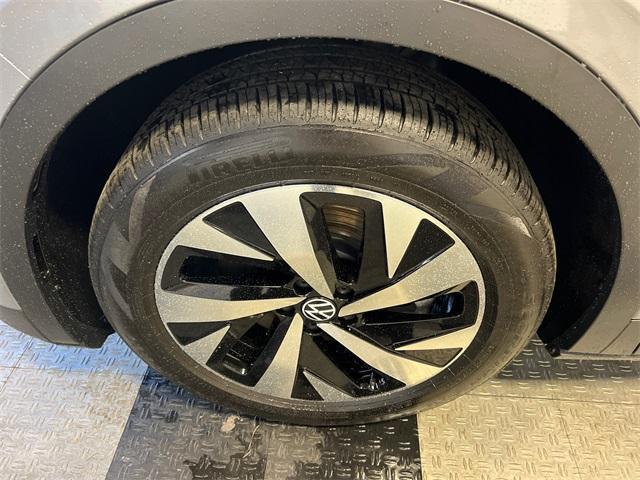 new 2025 Volkswagen ID.4 car, priced at $41,129
