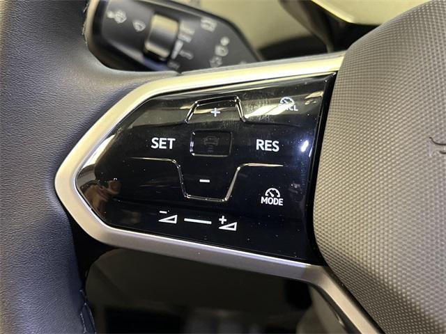 new 2025 Volkswagen ID.4 car, priced at $41,129