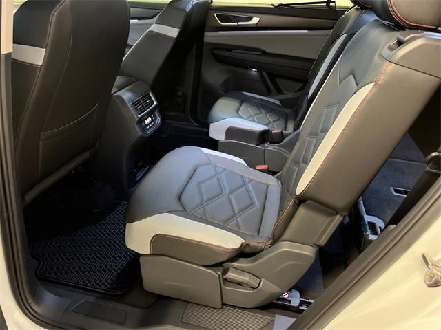 new 2025 Volkswagen Atlas car, priced at $46,850
