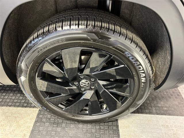 used 2025 Volkswagen Atlas car, priced at $42,497