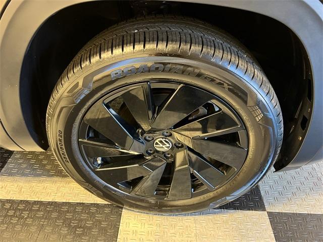 used 2025 Volkswagen Atlas car, priced at $42,497