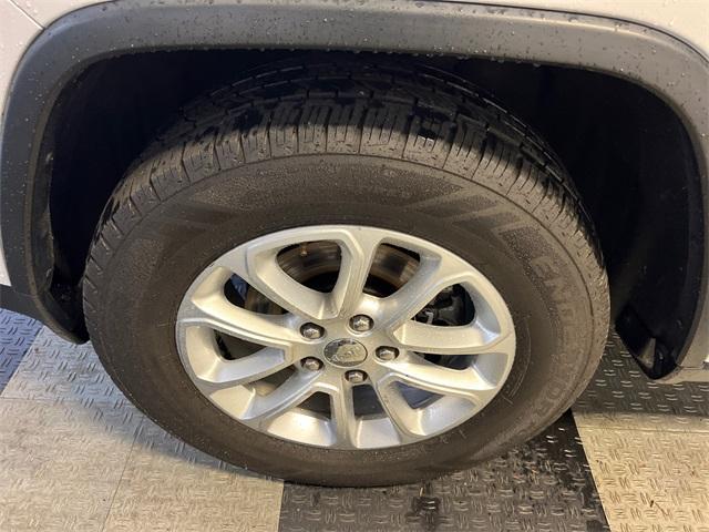 used 2014 Jeep Grand Cherokee car, priced at $12,697