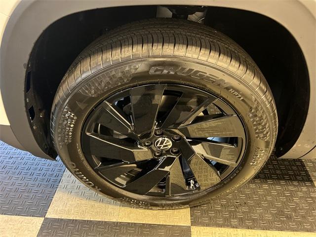 new 2026 Volkswagen Atlas car, priced at $45,755